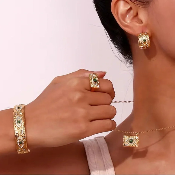 Baroque Malachite 18K Gold Stainless Steel Waterproof Eye Ring - Picture 14 of 16